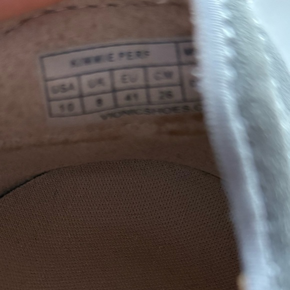 VIONIC Kimmie Perf Gray Suede Sneakers Slip On White Sole  Size 10 - Picture 6 of 13